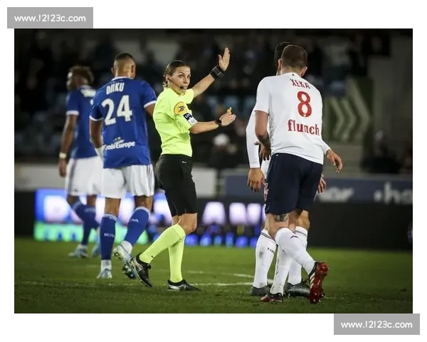 谁是卡塔尔的点金手世界杯裁判的秘密名单揭晓