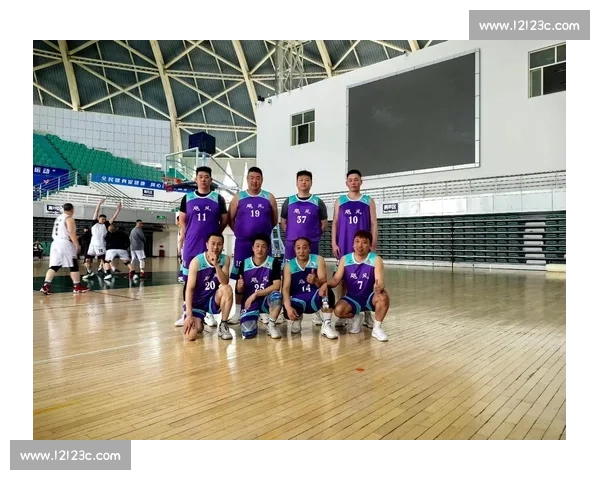 球员与球迷的温情瞬间，这才是篮球的魅力！